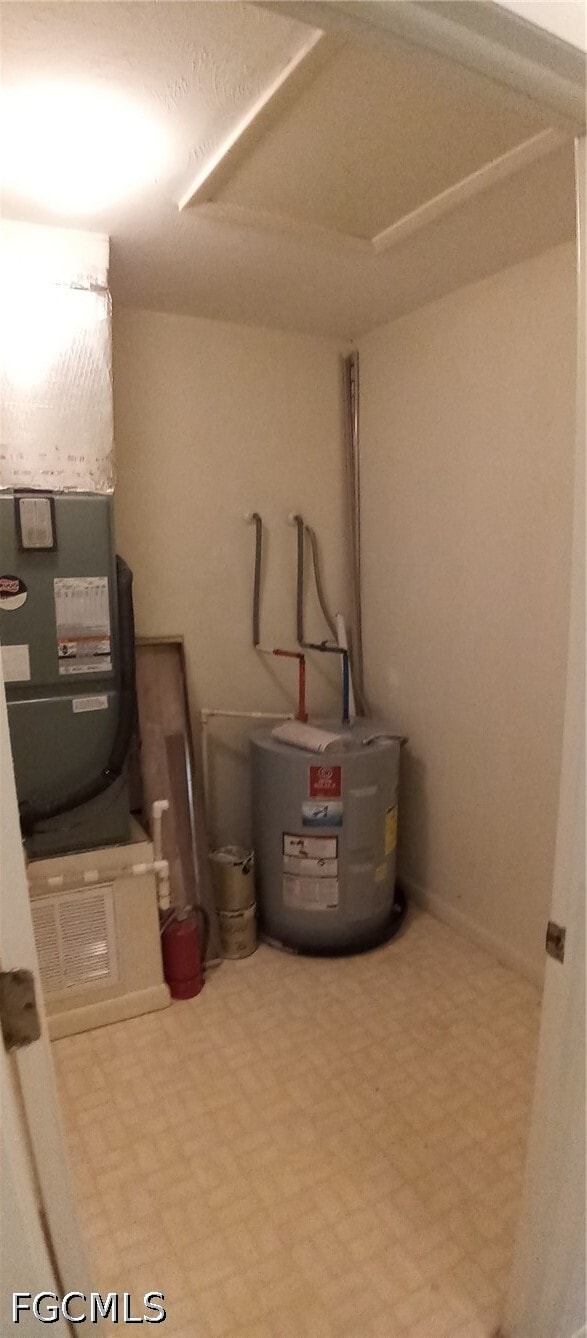 Building Photo - 2135 Crystal Dr