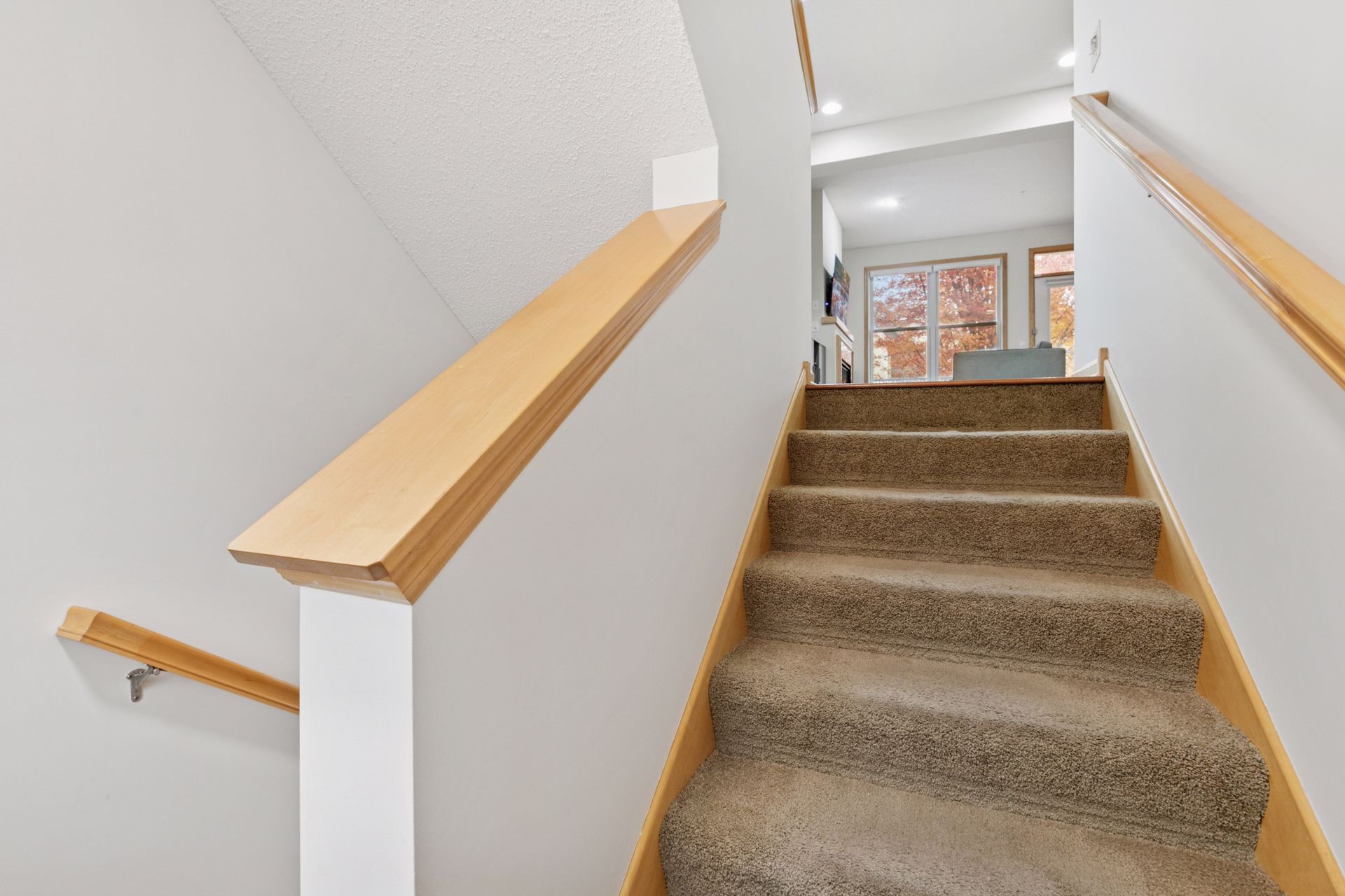 Building Photo - 10749 Falling Water Ln