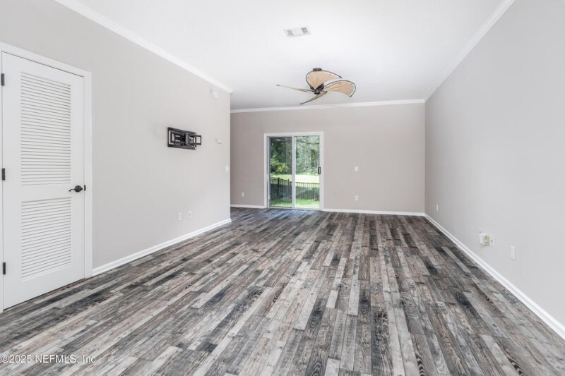 Building Photo - 230 Scrub Jay Dr