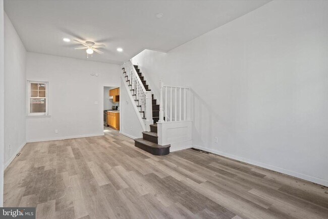 Building Photo - 2350 N Opal St