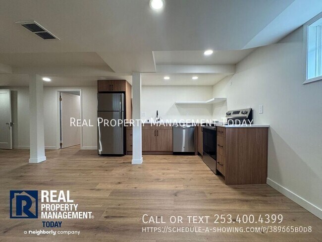 Building Photo - 910 N Union Ave