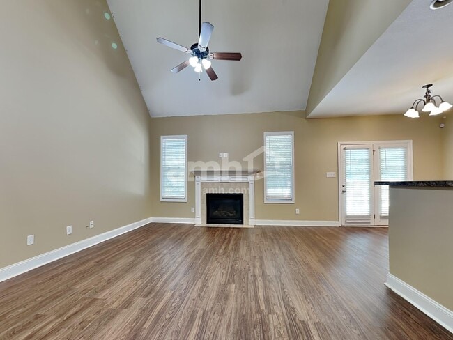 Building Photo - 10900 Parkgate Ln