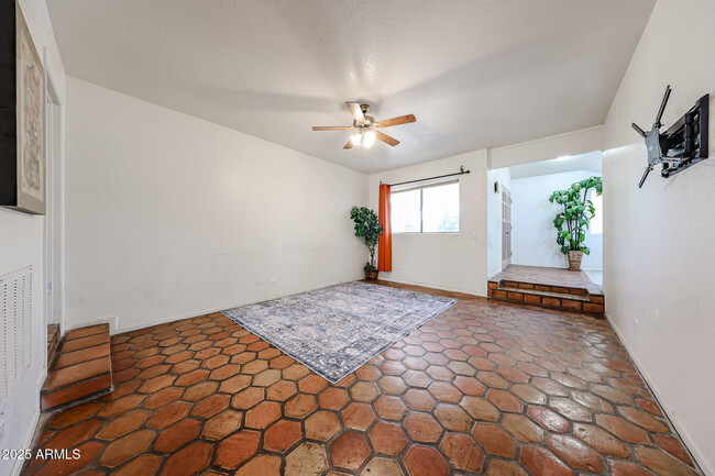 Building Photo - 8531 W Pinnacle Peak Rd