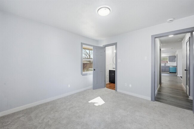 Building Photo - 3922 Rainier St