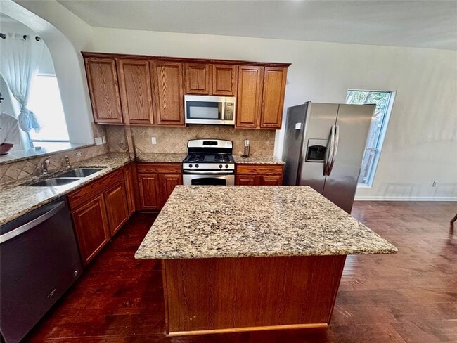 Building Photo - 2209 Independence Dr