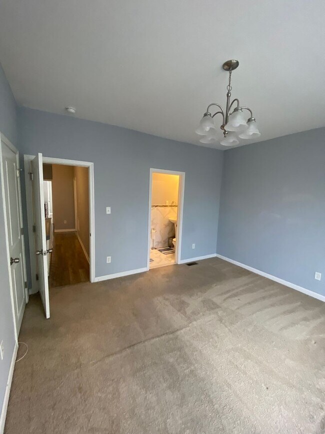 Building Photo - 5706 Warrington Ave