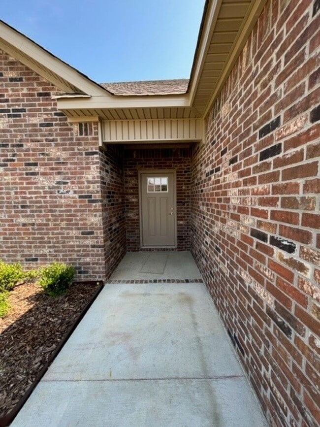 Building Photo - NEW 3 Bed / 2 Bath in Edgemont Subdivision