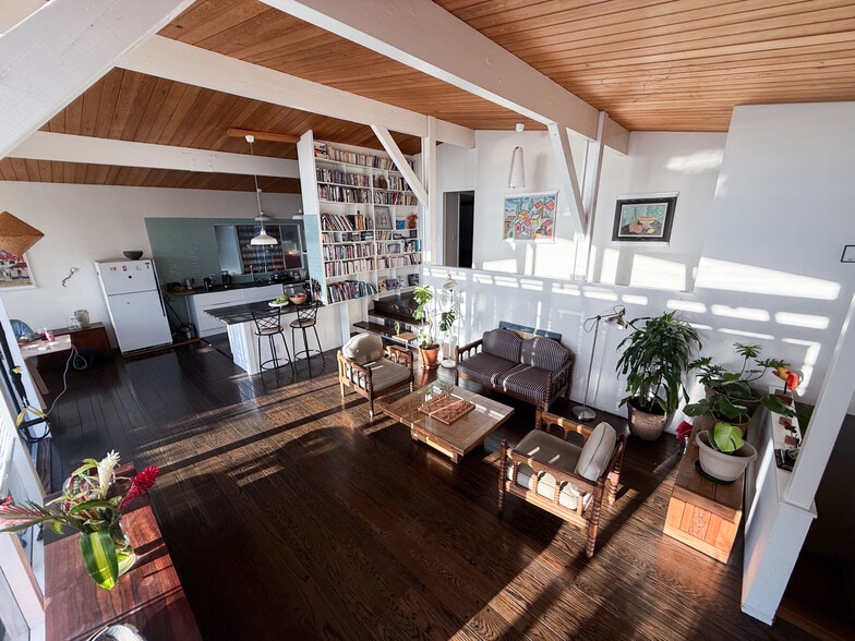 Building Photo - 6925 Snake Rd