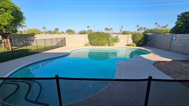 Building Photo - 2325 N 66th St