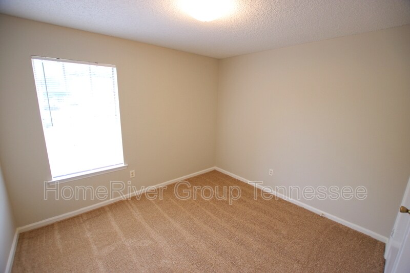Building Photo - 4614 Pembine Dr