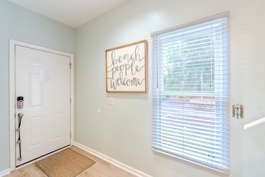 Building Photo - 137 Cordillo Pkwy