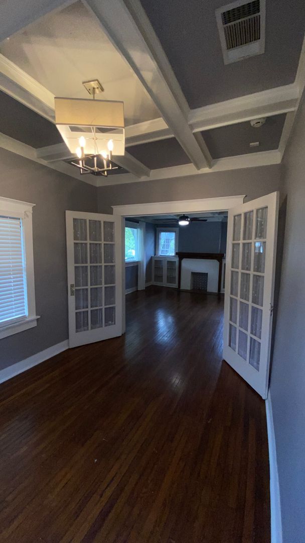 Building Photo - Charming Fairmount Bungalow