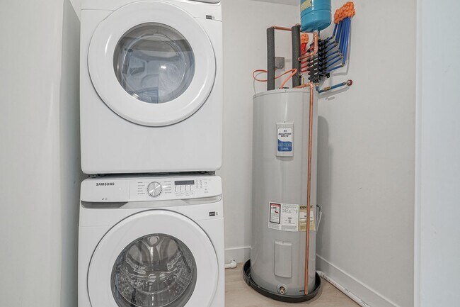 Building Photo - 2654 Coral St