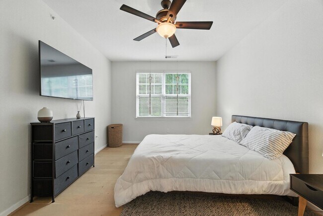 Building Photo - 522 Knolls Dr