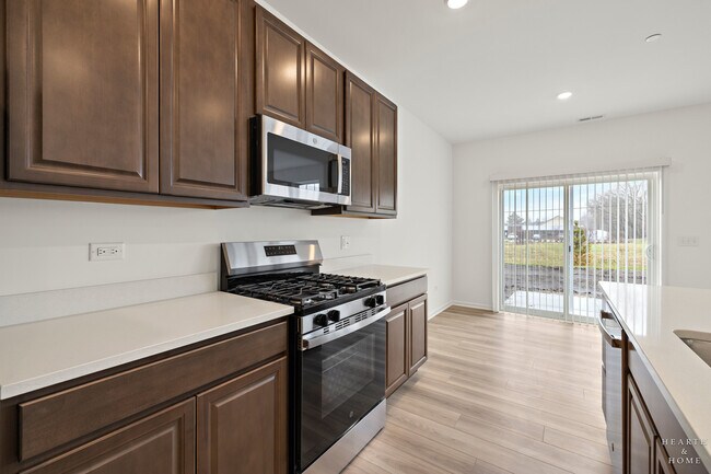 Building Photo - 624 Cassia Ct