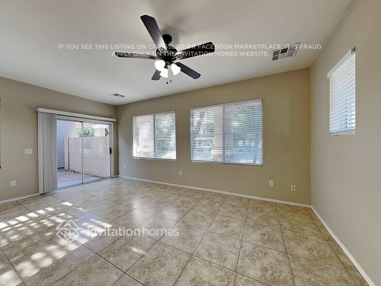 Building Photo - 1532 S Avocet St