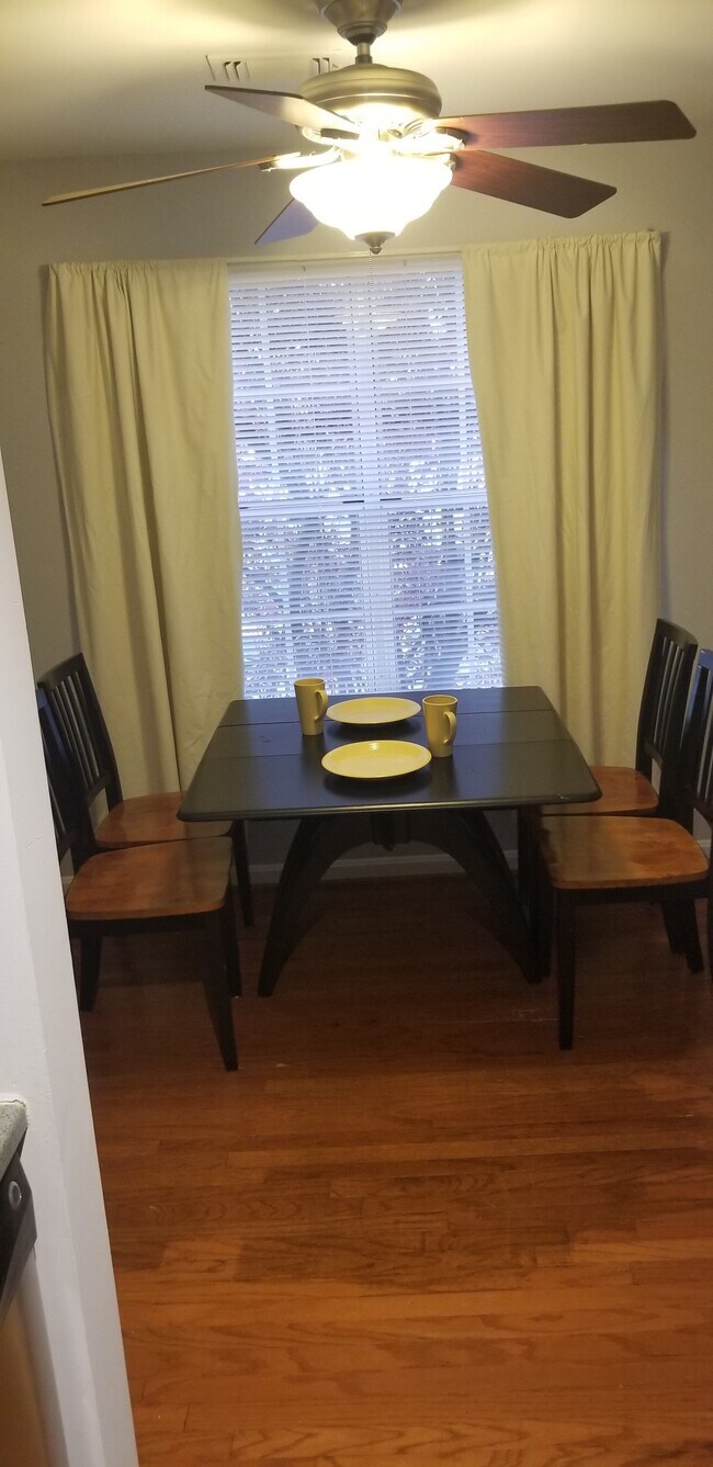 Building Photo - 6425 Richmond Hwy