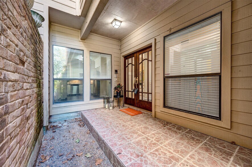 Building Photo - 12625 Memorial Dr