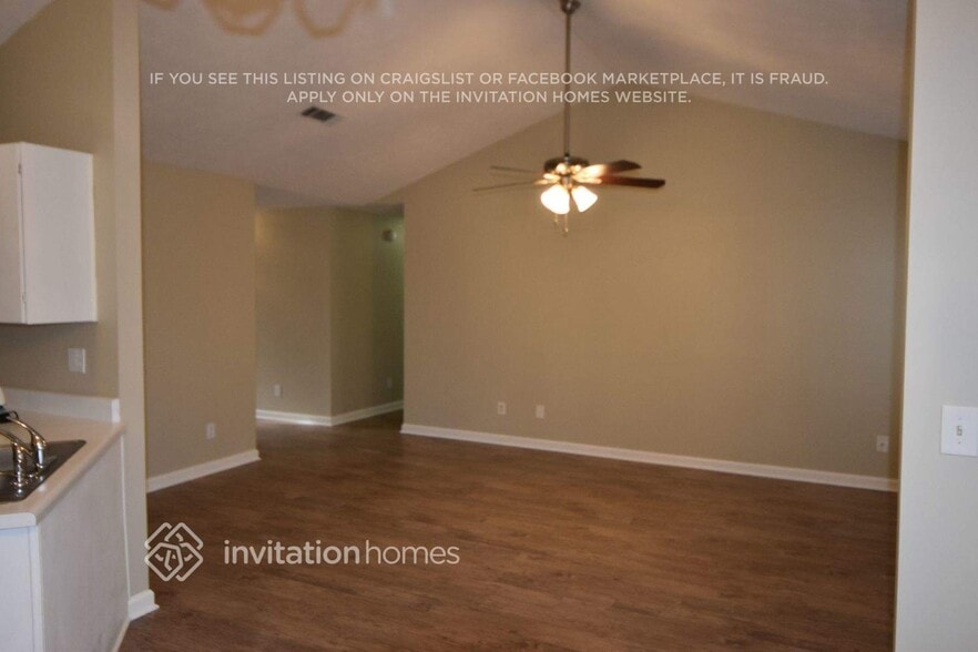Building Photo - 3219 Sentinel Cir
