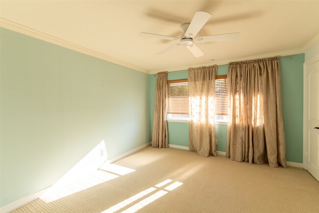 Building Photo - 810 Ivy Wall Dr