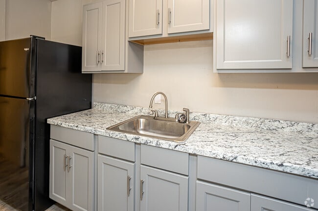 Interior Photo - Bay Towne