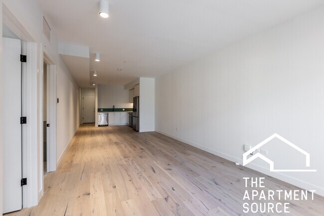Building Photo - 1712 Oak Ave