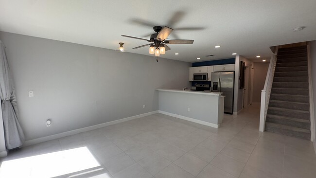 Building Photo - 4230 Napoli Lake Dr