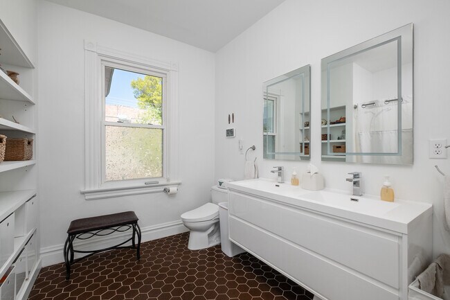 2nd floor full bathroom. - 31 Dartford Ave