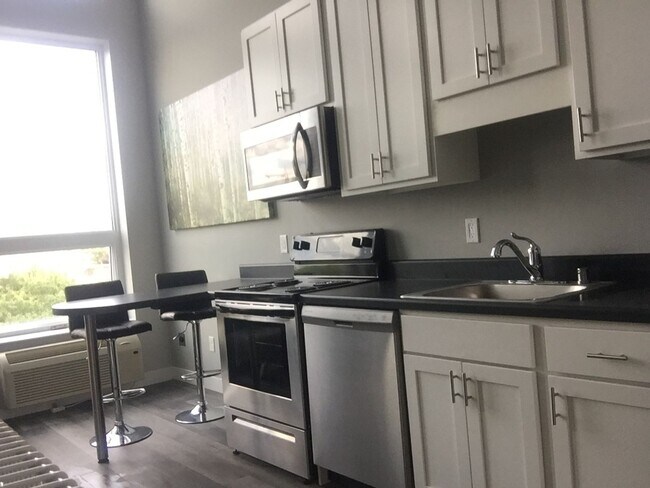 Building Photo - Studio, Top Floor Loft! U of M, Light Rail