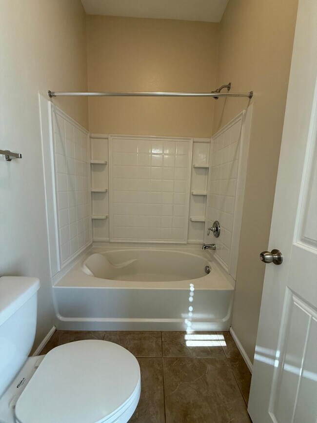 Building Photo - 2725 E Mine Creek Rd