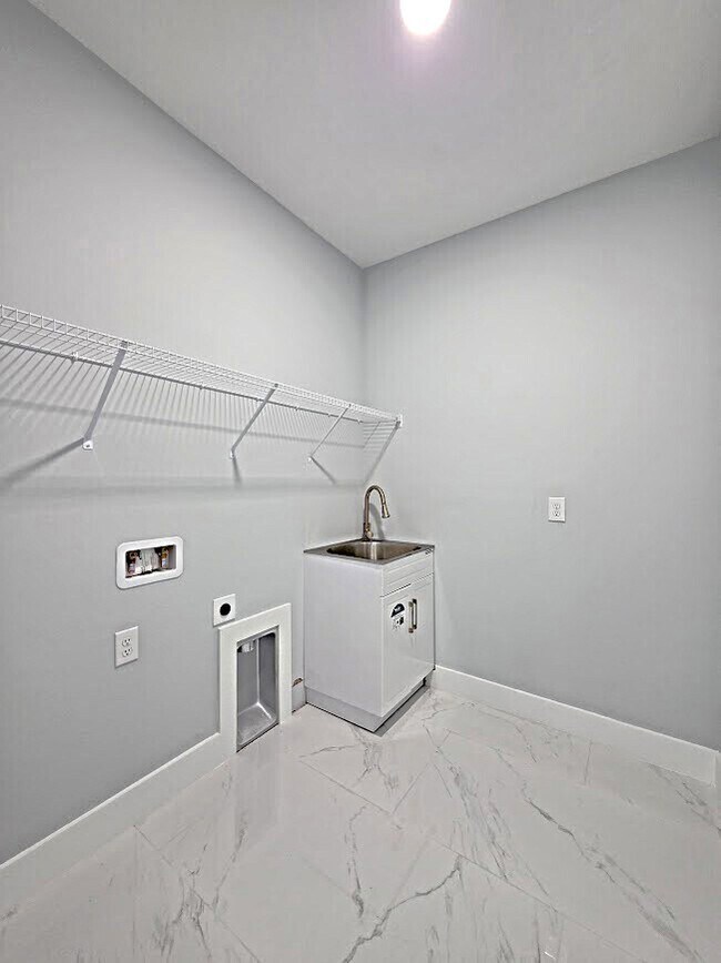 Building Photo - 3717 16th St W