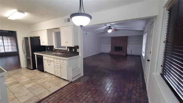 Building Photo - 7621 Dentcrest Dr