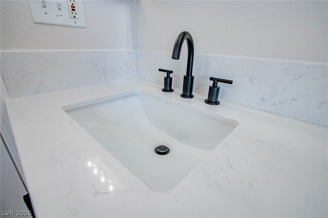 Building Photo - 2108 Sandy Ln