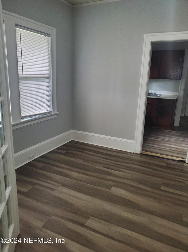 Building Photo - 1218 Challen Ave