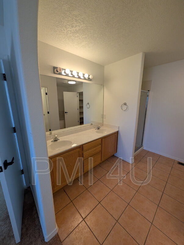 Building Photo - 7105 Casa Elena Dr NE