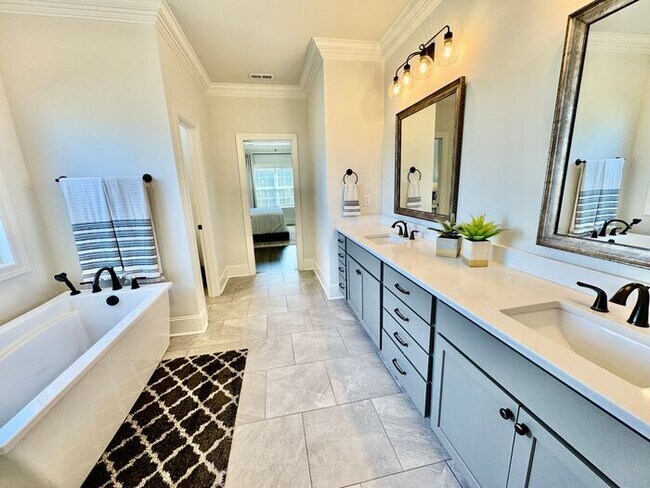 Building Photo - Pre-lease today for a late May move in