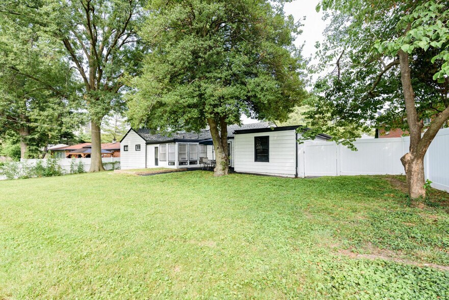Building Photo - 4421 Picajune Ave