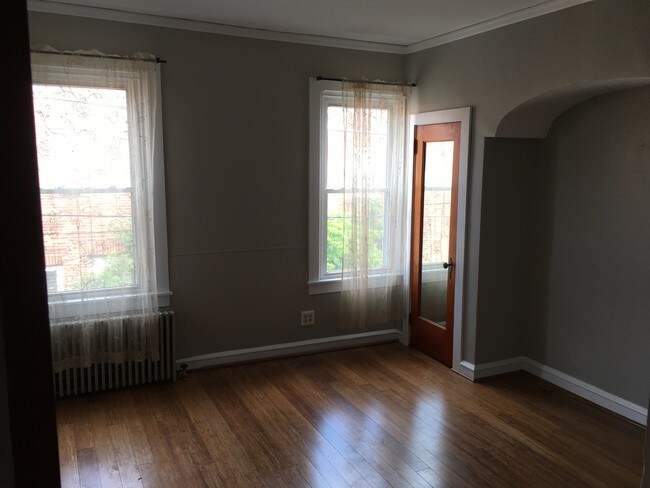 Master Bedroom - 1912 S Hicks St