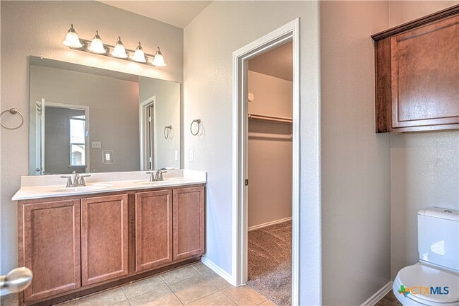 Building Photo - 1011 Sugar Brook Dr