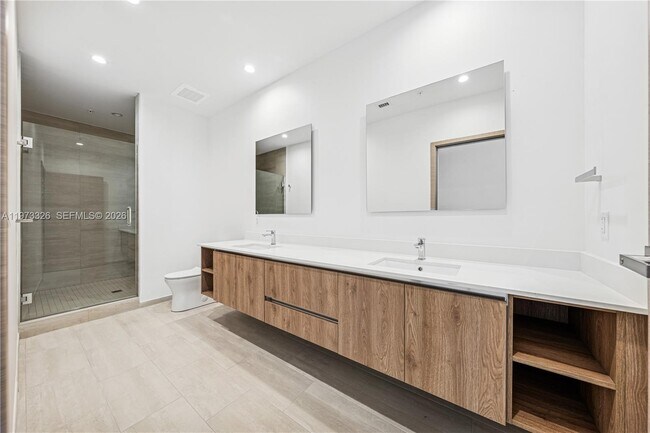 Building Photo - 10281 W Bay Harbor Dr