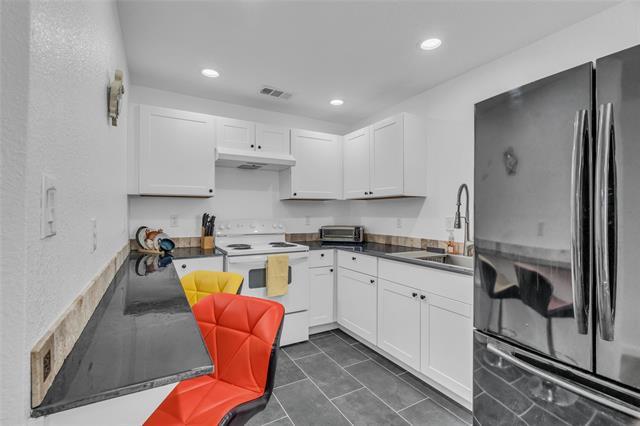 Building Photo - 1319 Parkway Ct