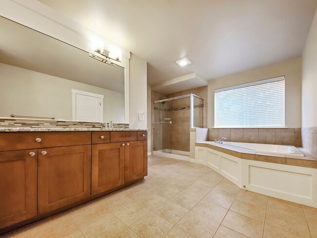 Building Photo - Convenient location near I-405 across from...