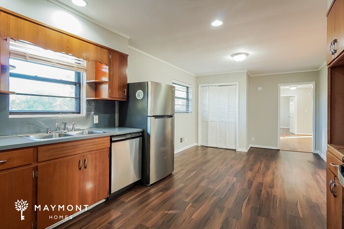 Building Photo - 533 9th Terrace