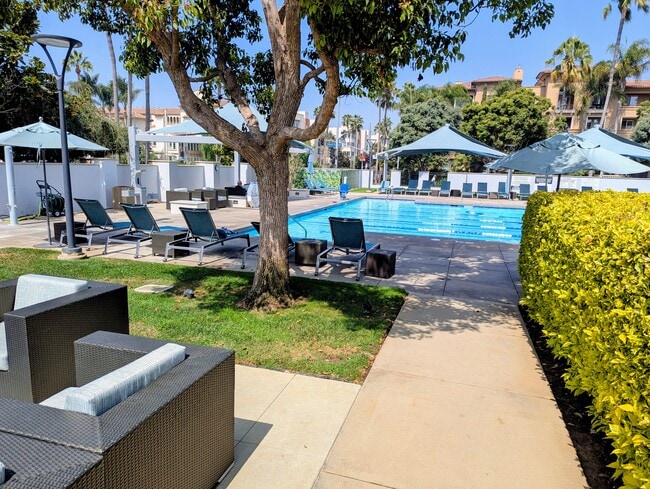 Building Photo - 7100 Playa Vista Dr