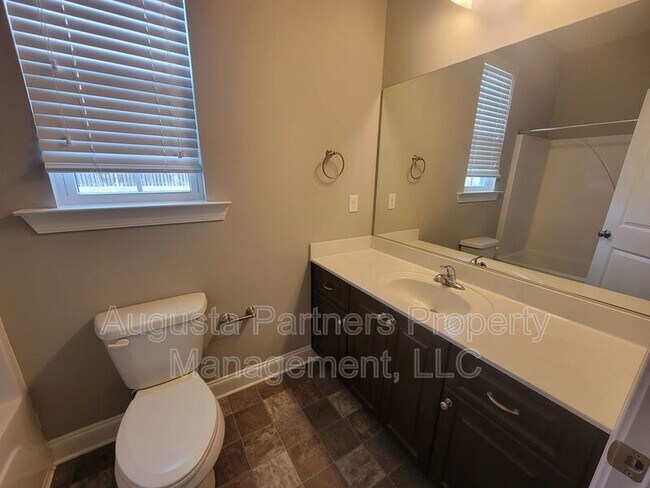 Building Photo - 1733 Ethan Way