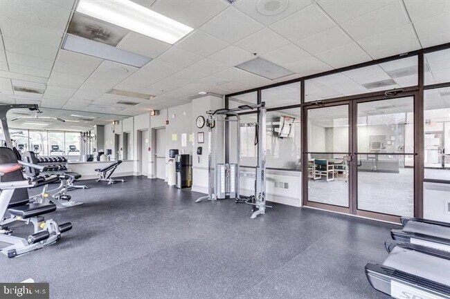 Building Photo - 6301 Stevenson Ave