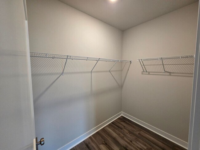 Building Photo - One Bedroom with Office