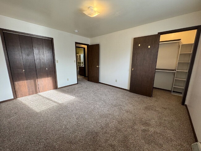 Building Photo - STOP SCROLLING — THIS TOWNHOUSE HAS IT ALL!