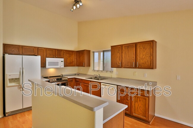 Building Photo - 8963 W Ocotillo Rd