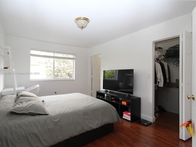 Building Photo - 5755 NW 115th Ct